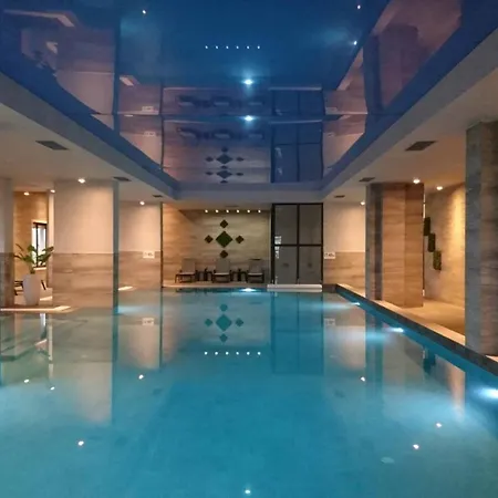 아파트 504 L Indoor Parking L Breakfast & Available