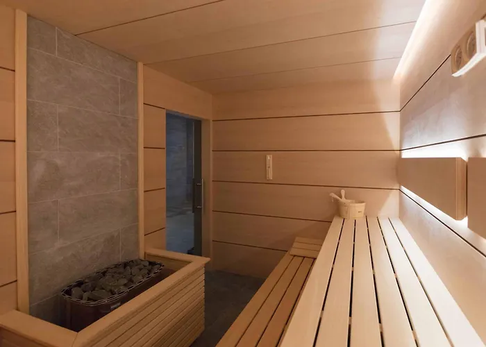 아파트 504 L Indoor Parking L Breakfast & Available 부르가스