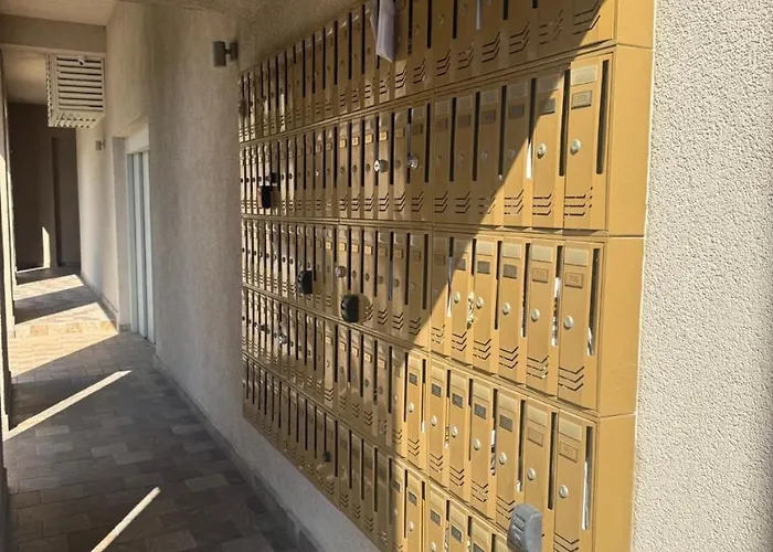 Apartmán 504 L Indoor Parking L Breakfast & Available