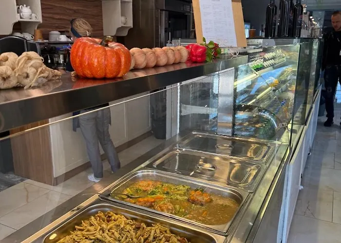 아파트 504 L Indoor Parking L Breakfast & Available 부르가스