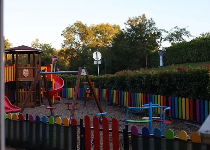 504 L Indoor Parking L Breakfast & Available *