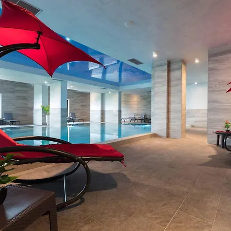 504 L Indoor Parking L Breakfast & Available *