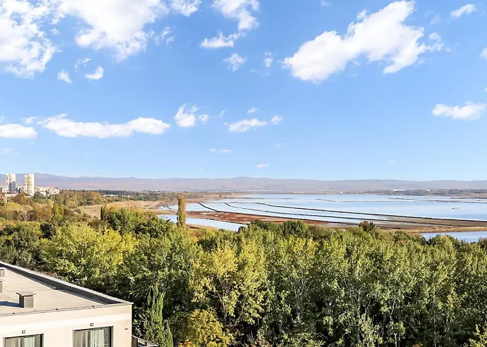 504 L Indoor Parking L Breakfast & Available Burgas